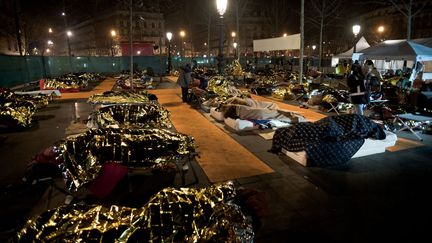 &nbsp; (En février 2015, la nuit de la solidarité organisée à Paris par la fondation Abbé Pierre © SIPA / NICOLAS MESSYASZ)