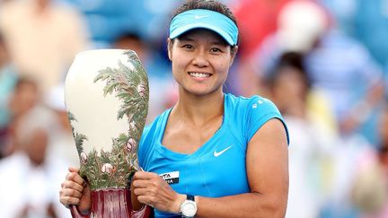 Li Na après sa victoire à Cincinnati (MATTHEW STOCKMAN / GETTY IMAGES NORTH AMERICA)