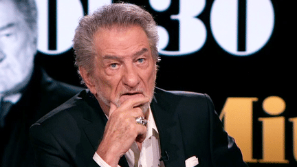 Eddy Mitchell invité sur le plateau de France 2 pour le deuxième volet de "Même tribu"
 (France 2 / Culturebox)