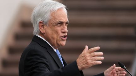 Le président du Chili, Sebastian&nbsp;Piñera, le 4 octobre 2021 à Santiago (Chili).&nbsp; (JAVIER TORRES / AFP)