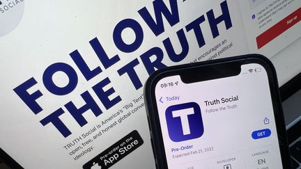 Annonce de la page d'accueil et de l'application de "Truth Social", le 21 octobre 2021.&nbsp; (CHRISTOPH DERNBACH / DPA)