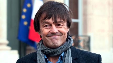 Nicolas Hulot, envoy&eacute; sp&eacute;cial pour la protection de la plan&egrave;te, sort de l'Elys&eacute;e, le 6 d&eacute;cembre 2012. (BERTRAND LANGLOIS / AFP)