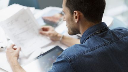 Les jeunes entrepreneurs partagent leurs craintes sur la fiscalité des entreprises et sur le coût du travail. (image d'illustration) (ERIK VON WEBER / GETTY IMAGES)