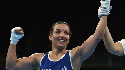 La boxeuse française Sarah Ourahmoune, après sa victoire en demi-finale du tournoi olympique à Rio, en 2016. (YURI CORTEZ / AFP)