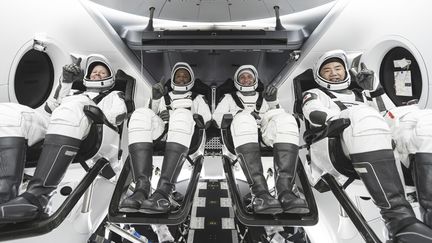 Les quatre astronautes envoyés dans la capsule SpaceX vers la Station spatiale internationale, dimanche 15 novembre 2020. (SPACEX / AFP)