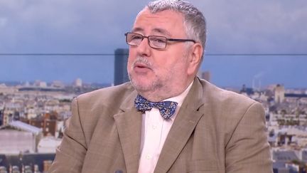 Greffe : "Il y a un problème de financement, mais pas de gens radiés des listes"