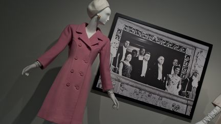 "La haute couture est arrivée à sa fin. Il y a des modes mais il n'y a pas la mode", a estimé, à Madrid, Hubert de Givenchy, lors de l'inauguration de la rétrospective qui lui est consacrée au musée Thyssen-Bornemisza à Madrid jusqu'au 18 janvier 2015.
 (Oscar Gonzalez / NurPhoto)