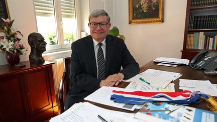 Le député LR de la 3e circonscription du Haut-Rhin, Jean-Luc Reitzer à la mairie d'Altkirch (Haut-Rhin), le 19 juin 2017. (MAXPPP)