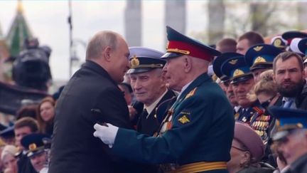 Commémorations du 9-Mai à Moscou : Vladimir Poutine justifie sa guerre à l’Ukraine