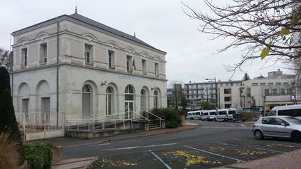 &nbsp; (Le commissariat de Joué-lès-Tours, en Indre-et-Loire, bouclé  © Radio France / Gilles Gallinaro)