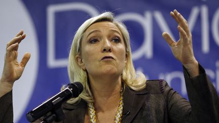 La pr&eacute;sidente du Front national, Marine Le Pen, le 18 mars 2014 &agrave; Fr&eacute;jus (Var). (VALERY HACHE / AFP)