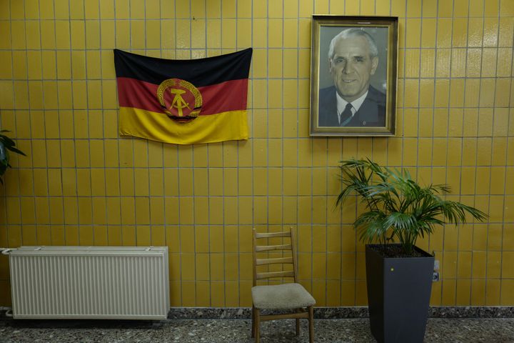 Un décor est-allemand recréé pour un événement organisé à Berlin autour de la projection du film "Good Bye Lenin" (1er mai 2017)
 (John MacDougall / AFP)