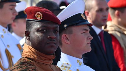 Le capitaine Ibrahim Traoré, chef putschiste du gouvernement de transition burkinabè, le 30 juillet 2023 à Saint-Pétersbourg (Russie). (AFP)