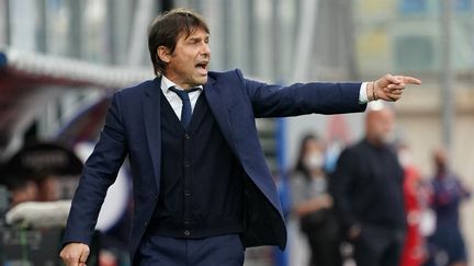 Antonio Conte lors du match entre le FC Crotone et l'Inter Milan, le 1e mai 2021. (GABRIELE MARICCHIOLO / NURPHOTO)