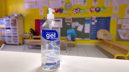 Les écoles se préparent à la réouverture des classes (photos d'illustration). (GUILLAUME BONNEFONT / MAXPPP)