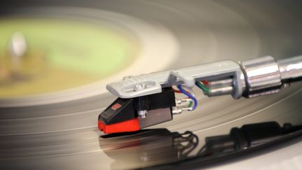 Plus de 70 labels indépendants, français et étrangers, proposeront notamment des vinyles ce samedi à la Halle des Blancs Manteaux, à Paris (THIERRY GACHON / MAXPPP)