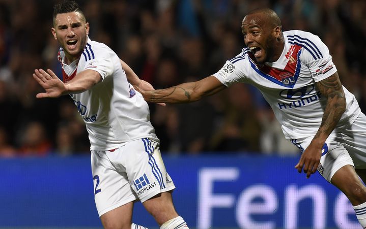 Jordan Ferri c&eacute;l&egrave;bre son but face &agrave; Paris, bient&ocirc;t rattrap&eacute; par son co&eacute;quipier Jimmy Briand. (PHILIPPE DESMAZES / AFP)