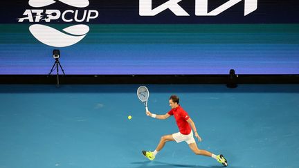 En l'absence&nbsp;de Novak Djokovic, Daniil Medvedev fait figure de favori avec la Russie, déjà vainqueur&nbsp;en 2021 de l'ATP Cup. (DAVID GRAY / AFP)