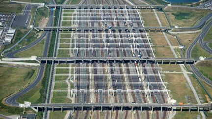 Une vue aérienne du terminal de Coquelles, près de Calais (Pas-de-Calais), le 16 août 2016. (PHILIPPE HUGUEN / AFP)