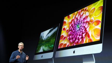 Le PDG d'Apple, Tim Cook, lors d'une pr&eacute;sentation de nouveaux mod&egrave;les iMac, &agrave; San Jos&eacute;&nbsp;(Californie), le 20 octobre 2012. (ROBERT GALBRAITH / REUTERS)