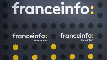 L'offre de podcasts s'enrichit sur franceinfo (illustration) (LIONEL BONAVENTURE / AFP)