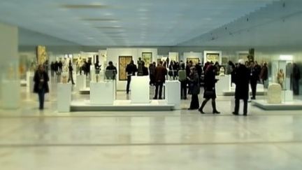 Le mus&eacute;e du Louvre Lens attire de nombreux touristes. (CAPTURE D'ÉCRAN FRANCE 2)