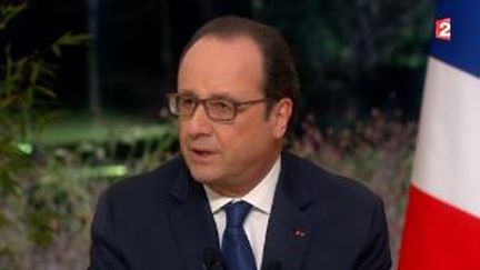 Capture d'écran montrant François&nbsp;Hollande interrogé&nbsp;par les journalistes de France 2 après le remaniement, le 11 février 2016. (FRANCETV INFO)