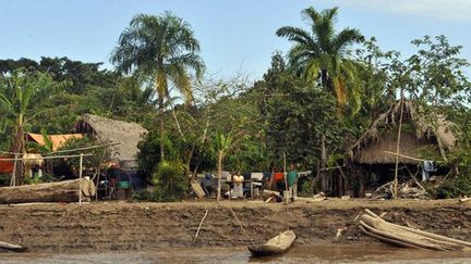 Ces populations indiennes s’inquiètent des dégâts que pourraient entraîner ce projet sur leur territoire : forêts détruites, rivières polluées…

Six cents d’entre eux, membres de la Confédération des peuples indigènes de Bolivie (Cidob), décident alors d’entamer une marche de Trinidad à La Paz pour réclamer au gouvernement l’abandon total du projet et qu’un autre tracé soit proposé. Evo Morales rétorque que la route sera construite, «qu' ils le veuillent ou non». ( AFP PHOTO / AIZAR RALDES)