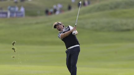 Guyancourt, le 2 juillet 2016 - Open de France de golf, (2e tour) Fédération Française de Golf - Victor Dubuisson sur le fairway du 9. (ERIC BALEDENT / LEMOUSTICPRODUCTION / MAXPPP)