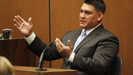 Alberto Alvarez, ancien garde du corps de Mickael Jackson, au procès du Dr Conrad Murray, le 29 septembre 2011. (AL SEIB / POOL / AFP)