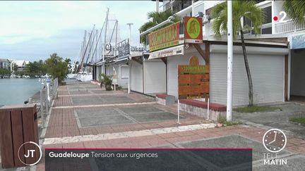 Une marina désert en Guadeloupe. (France 2)