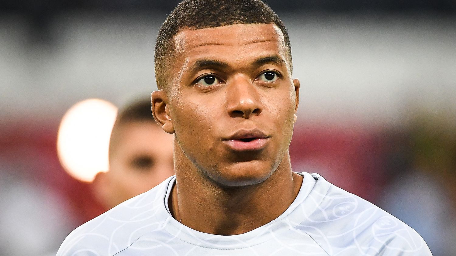 Mbappé reste au PSG cette saison : Il fallait sortir par le haut de cette  situation, estime la directrice des Sports de Radio France