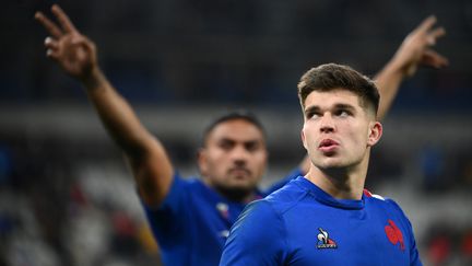 Matthieu Jalibert, titulaire au poste d'ouvreur contre l'Argentine au Stade de France, le 6 novembre 2021. (FRANCK FIFE / AFP)