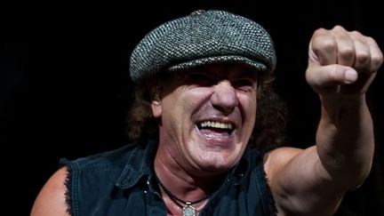 Brian Johnson de AC/DC sur scène en novembre 2009 à Mexico.
 (Francisco Vega / AFP)