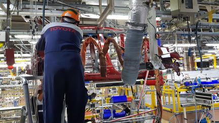 Une chaîne de montage à l'usine Toyota à&nbsp;Onnaing (Nord). (RAFAELA BIRY-VICENTE / RADIO FRANCE)