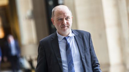 Denis Baupin arrive à l'Assemblée nationale pour les Questions au gouvernement, le 19 mai 2015 à Paris. (AURELIEN MORISSARD / CITIZENSIDE / AFP)