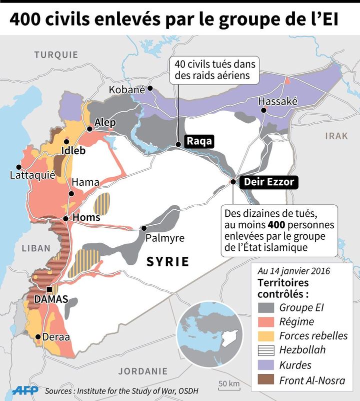 Localisation de Deir Ezzor où le groupe de l'Etat islamique a enlevé 400 personnes après en avoir tué des dizaines d'autres et de Raqqa où 40 civils ont péri samedi dans des raids aériens (Vincent LEFAI, Paz PIZARRO / AFP)