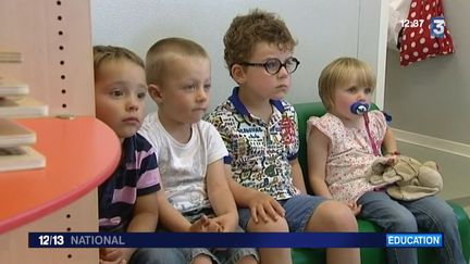 Des enfants lors des activit&eacute;s p&eacute;riscolaires dans une &eacute;cole &eacute;l&eacute;mentaire de Chantenay-saint-Imbert (Ni&egrave;vre). (FRANCE 3 BOURGOGNE / FRANCETV INFO )