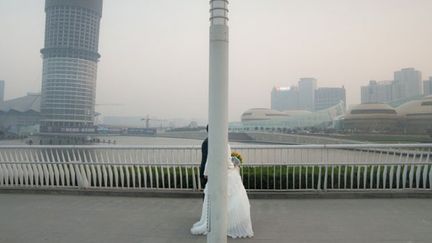 Les seuls étrangers à la ville sont des jeunes mariés ou des touristes qui aiment s’y faire photographier. (AFP / Leevin Liang/EyePress)