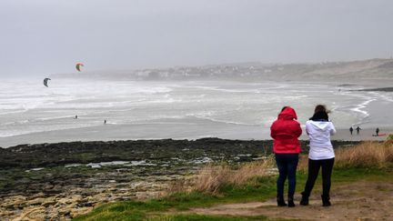 La plage de Wissant, sur la Côte d'Opale (Pas-de-Calais), lors d'une tempête, le 9 février 2020. (DENIS CHARLET / AFP)