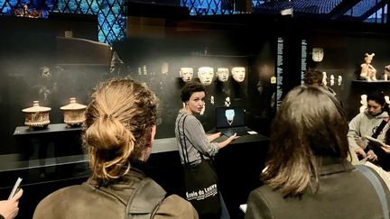 Les lycéens stagiaires ont accès à des visites de musées pour illustrer leurs cours d'histoire de l'art. (NOEMIE BONNIN / RADIO FRANCE)