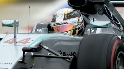 Le Britannique Lewis Hamilton au volant de sa Mercedes (ALEXANDER NEMENOV / AFP)