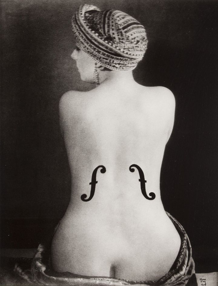 Man Ray. Le Violon d’Ingres, 1924, épreuve aux sels d’argent, tirage postérieur. Collection privée (© courtesy Association Internationale Man Ray  Adagp, Paris, photo Marc Doma)