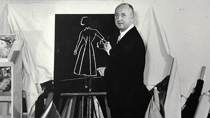 Christian Dior dans son atelier 
 (DR / Musée Dior)