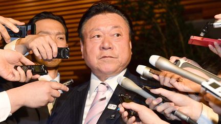 Yoshitaka Sakurada, le ministre&nbsp;japonais chargé des Jeux olympiques 2020, annonce sa démission le 10 avril 2019 à Tokyo.&nbsp; (SHOHEI IZUMI / YOMIURI)