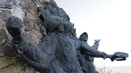  (Un monument à la mémoire du 152e régiment d'infanterie sur le site du Hartmannswillerkopf  © REUTERS | Jacky Naegelen)