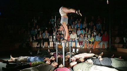 La Compagnie Gravity &amp;Other Myths à Cirque et guinguette 
 (France 3 / Culturebox / capture d&#039;écran)