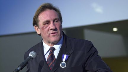 Gérard Depardieu lors de sa distinction de Chevalier de l'Ordre national du Québec le 31 août 2002 à Montréal (Images Distribution/NEWSCOM/SIPA)