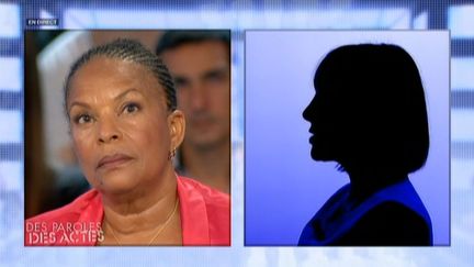 Christiane Taubira sur le plateau de "Des Paroles et des actes", lors du t&eacute;moignage de la m&egrave;re d'une victiem, le 5 septembre 2013, sur France 2. ( FRANCE 2 / FTVI)