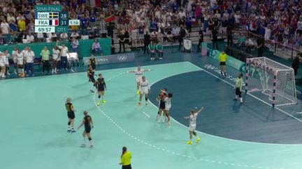 Paris 2024 : l'équipe de France de handball, des joueuses au sommet bientôt en finale